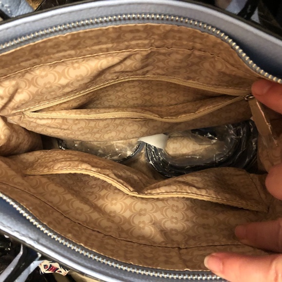 Light Blue Cute purse - Picture 3 of 3